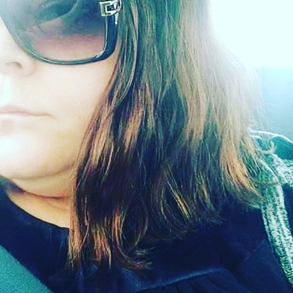 Meet your Posher, Emma - Picture 1 of 1